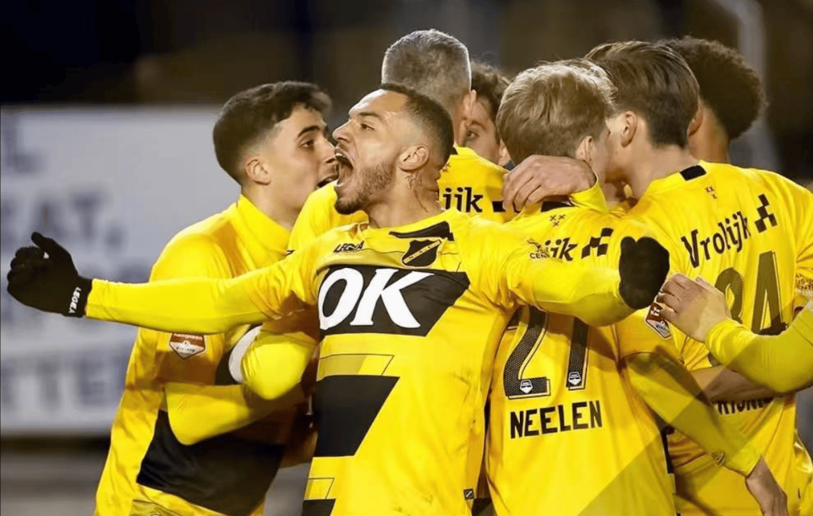 体育高清-荷甲赛程吃紧,费耶诺德清晨刷新队史纪录,媒体盛赞,赛季目标并未改变(荷甲联赛费耶诺德赛程)